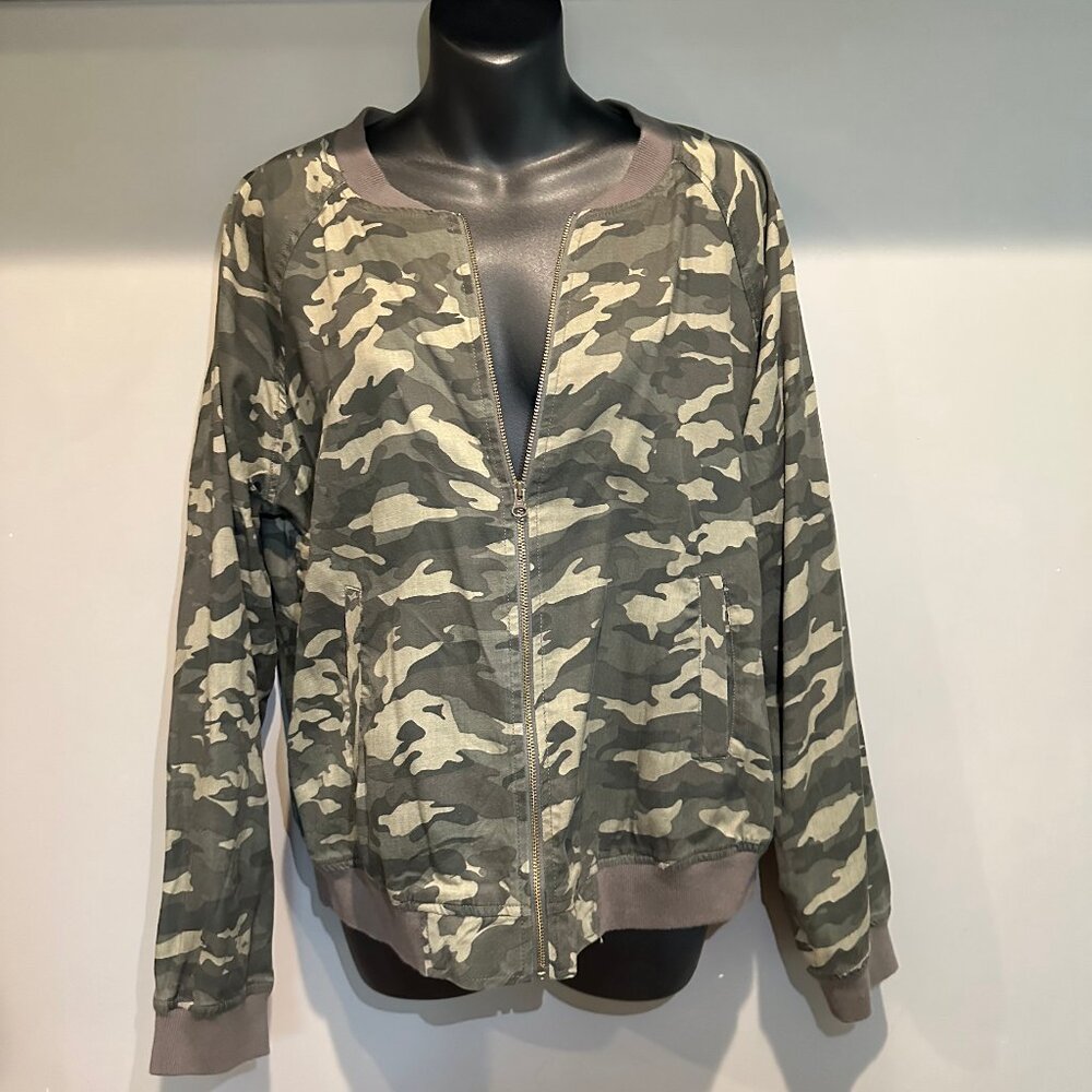 Lightweight, Camouflage Jacket  (size L)
